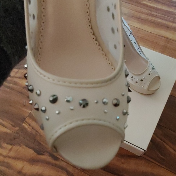 Awesome heels with studs - Picture 6 of 7